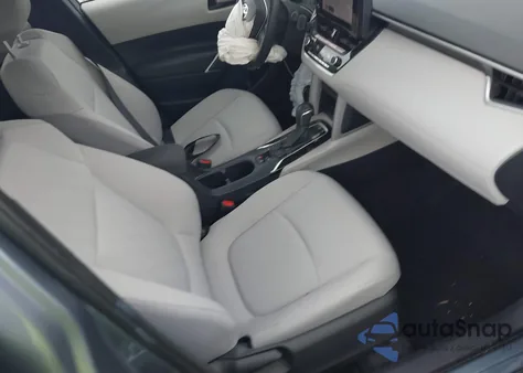 2024 Toyota Corolla Cross Le z USA, uszkodzony, nr VIN 7MUCAABG3RV117145